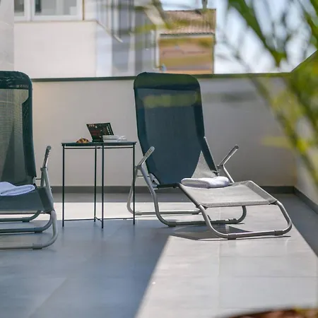Apartamento Dora 3 In Kastanjer By Interhome