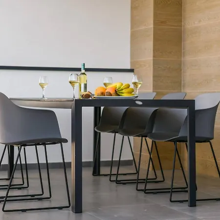 Apartamento Dora 3 In Kastanjer By Interhome