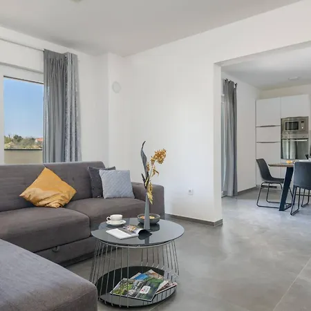 Apartamento Dora 3 In Kastanjer By Interhome *