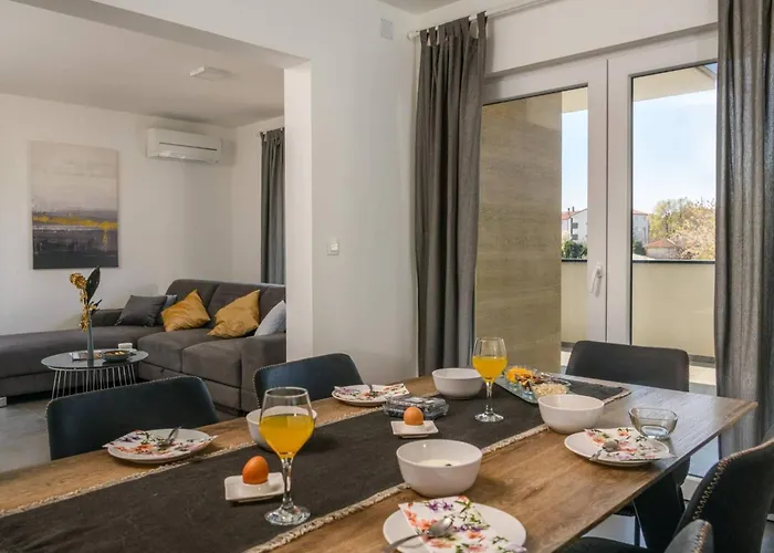 Dora 3 In Kastanjer By Interhome Apartman *