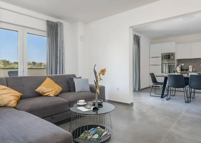 Apartman Dora 3 In Kastanjer By Interhome *