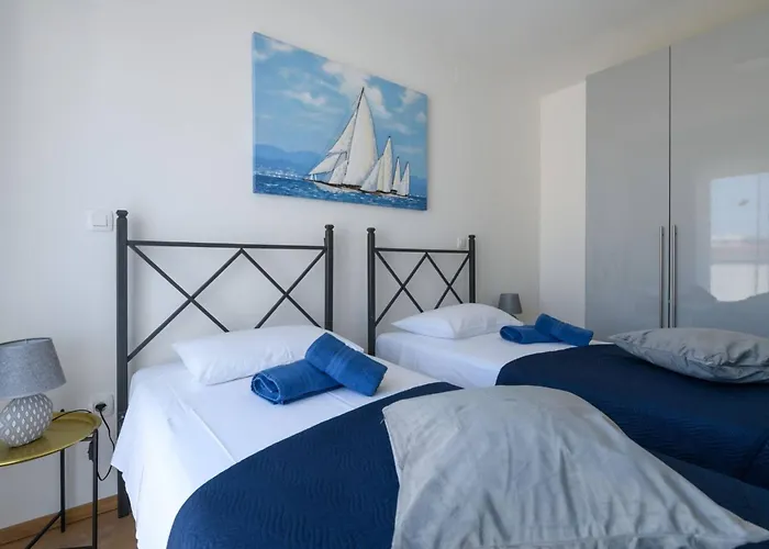 Apartman Dora 3 In Kastanjer By Interhome *