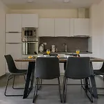 Dora 3 In Kastanjer By Interhome
