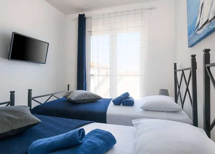 Dora 3 In Kastanjer By Interhome Daire *